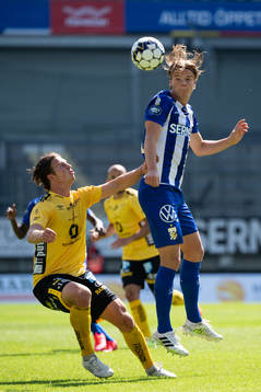 Elfsborgs Simon Olsson och IFK Göteborgs August Erlingmark