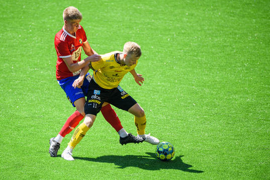Elfsborgs Kevin Liimatainen och Östers Dennis Svernfors