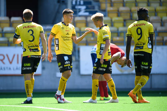 Elfsborgs Besfort Zeneli jublar