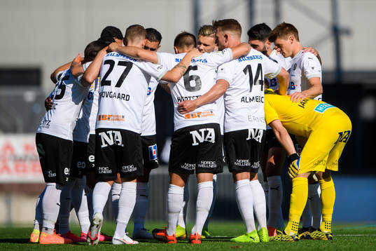 Örebros spelare samlas