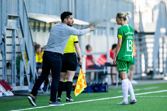 Hammarbys tränare Pablo Pinones Arce och Alice Karlsson