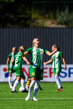 Hammarbys Emma Jansson reagerar