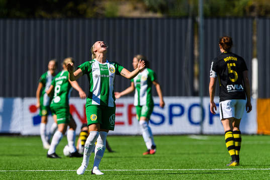 Hammarbys Emma Jansson reagerar