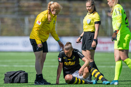 s Fanny Johansson får läkarvård