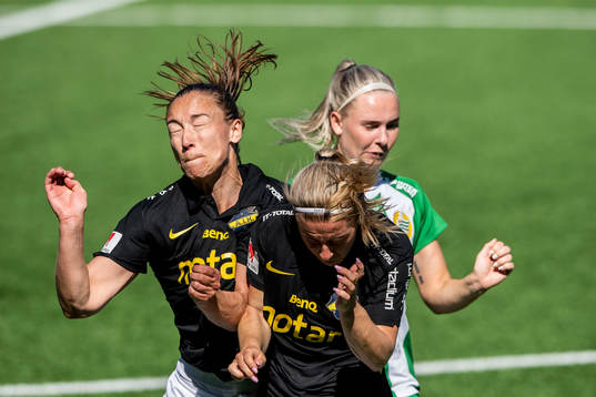 s Fanny Johansson och Clara Härdling