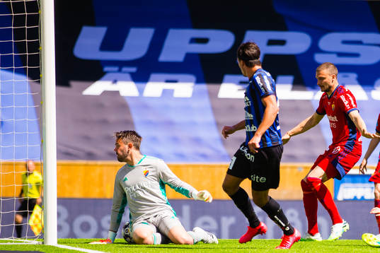 Sirius Stefano Vecchia med en målchans framför