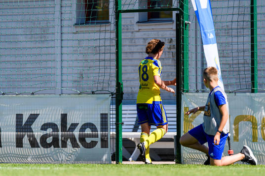 Eskilsminnes Filip Ottosson lämnar planen