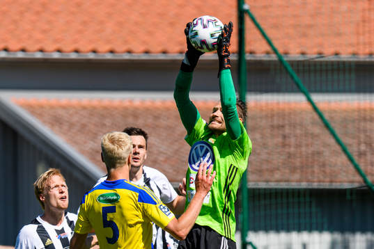Lindomes målvakt John Alvbåge