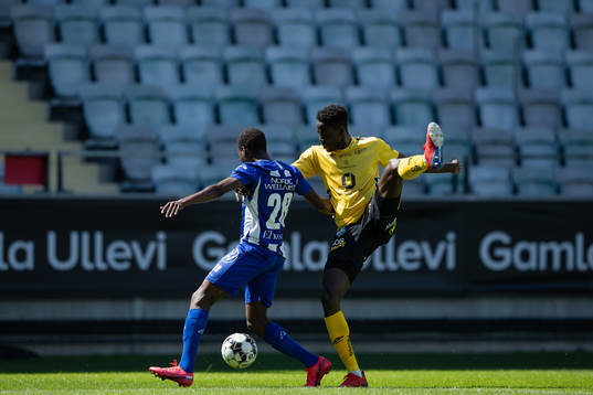 Tomma läktaren när IFK Göteborgs Alhassan Yusuf och