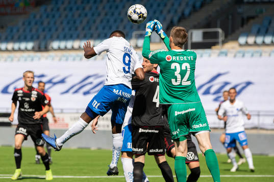 IFK Norrköpings Maic Sema oroar mot Kalmars målvakt Lucas