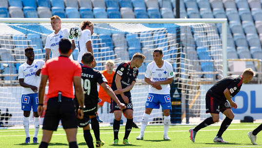 Mål 1-1 då frisparken slagen av Kalmars Romario Pereira