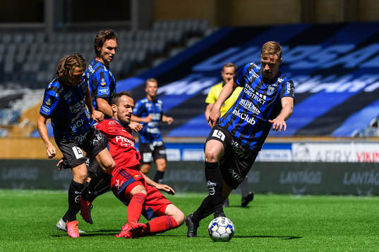 Djurgårdens Emir Kujovic mot Sirius Hjalmar Ekdal