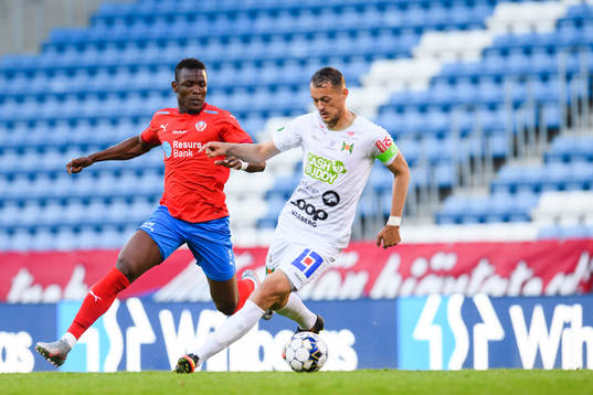 Helsingborgs Alhaji Gero och Varbergs Albert Ejupi