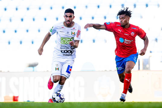 Varbergs Daniel Krezic och Helsingborgs Joseph Ceesay