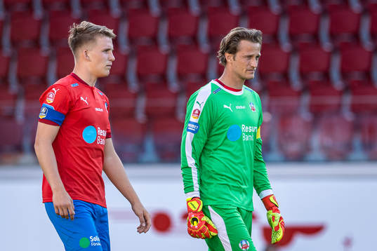 Helsingborgs Casper Widell och målvakt Anders Lindegaard