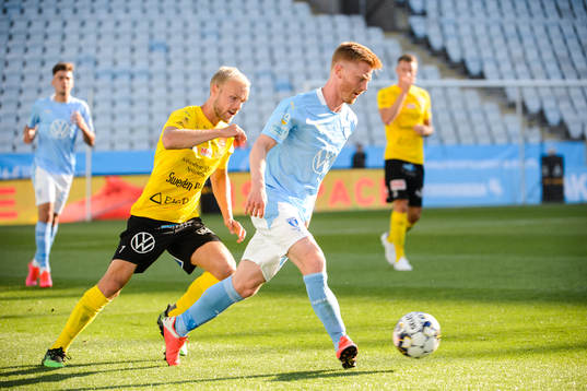 Mjällbys Viktor Gustafson och Malmö FFs Anders