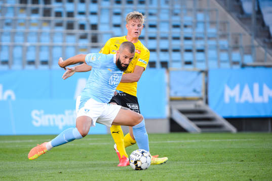 Malmö FFs Guillermo Molins och Mjällbys Eric Björkander