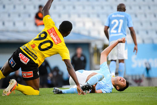 Malmö FFs Anel Ahmedhodzic har ont