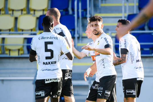 Häckens Daleho Irandust jublar