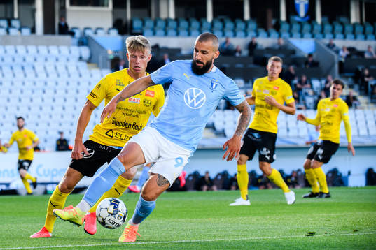 Mjällbys Eric Björkander och Malmö FFs Guillermo Molins