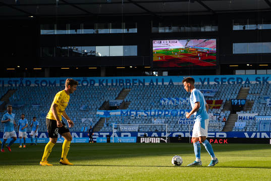 Mjällbys Joel Nilsson och Malmö FFs Jonas Knudsen