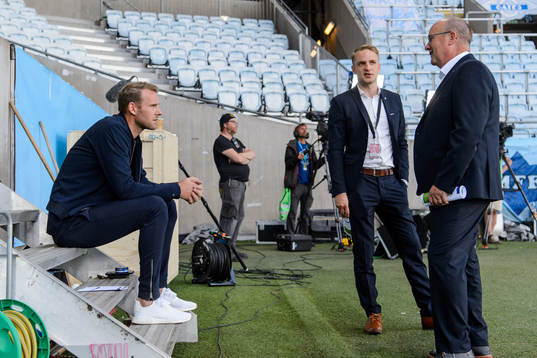 Malmö FFs Ola Toivonen och tillförordnad presschef Anton