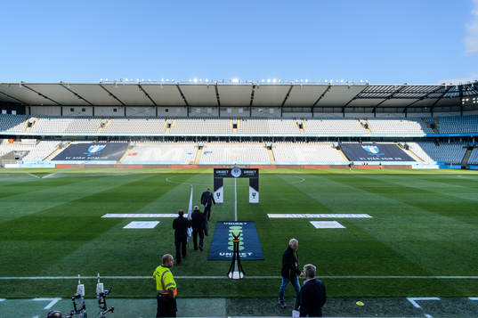 Inmarsch till fotbollsmatchen i Allsvenskan mellan Malmö