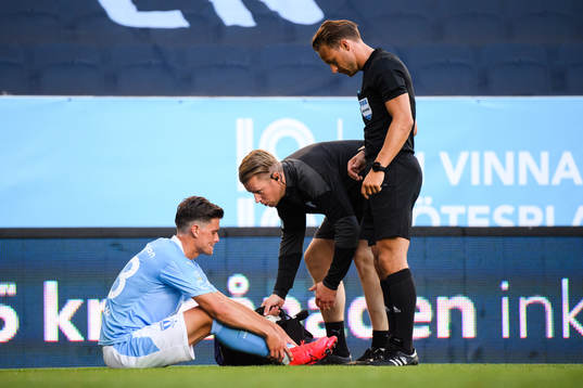 Malmö FFs Marcus Antonsson har ont