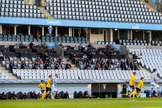 Media följer fotbollsmatchen i Allsvenskan mellan Malmö