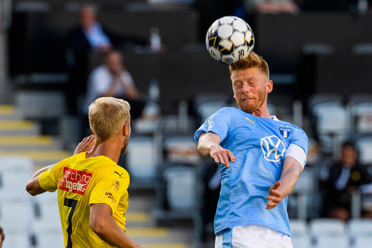 Mjällbys Viktor Gustafson och Malmö FFs Anders