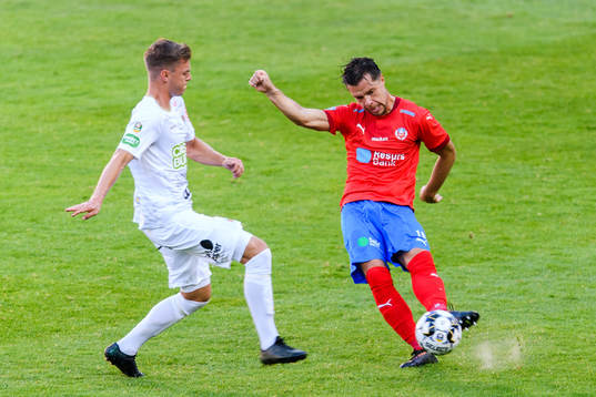 Varbergs Albin winbo och Helsingborgs Erik Figueroa