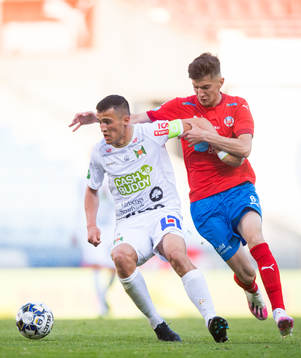 Varbergs Astrit Seljmani och Helsingborgs Armin Gigovic