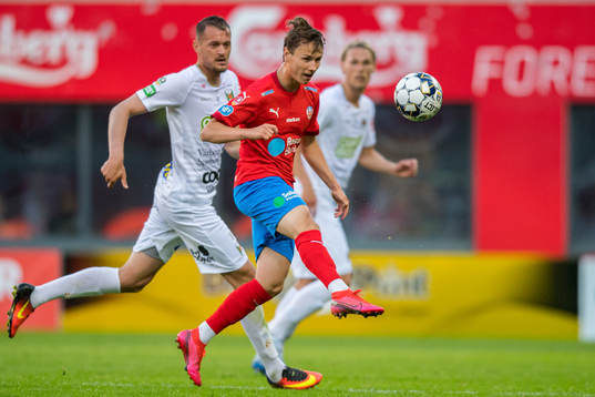 Varbergs Albert Ejupi och Helsingborgs Alex Timossi