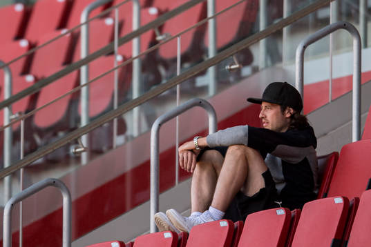 Helsingborgs Mikkel Mix Diskerud på läktaren