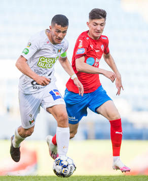 Varbergs Astrit Seljmani och Helsingborgs Armin Gigovic