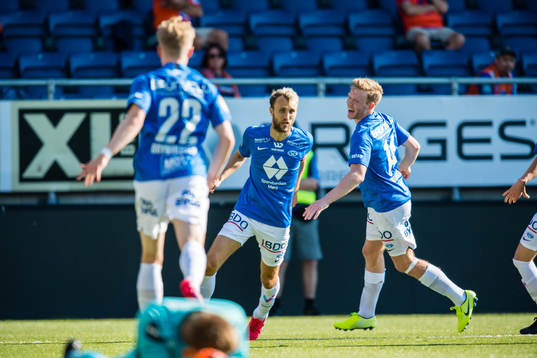 Magnus Wolff Eikrem of Molde celebrates