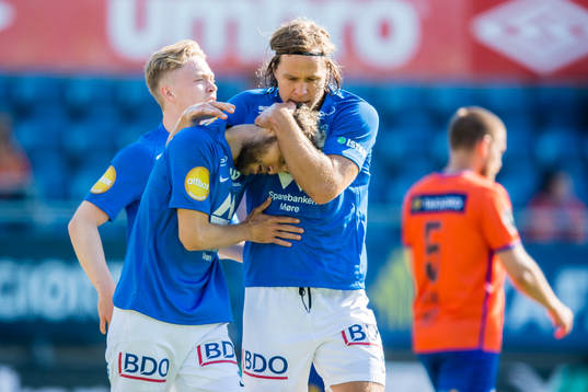 Magnus Wolff Eikrem of Molde celebrates with Martin