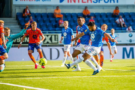 Etzaz Muzafar Hussain of Molde scores the 1-2 goal