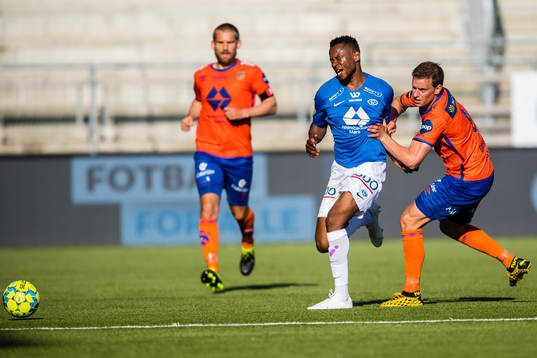 Leke Samson James of Molde and Jonas Grønner of Aalesund