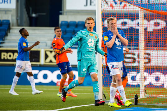 Erling Knudtzon of Molde looks dejected