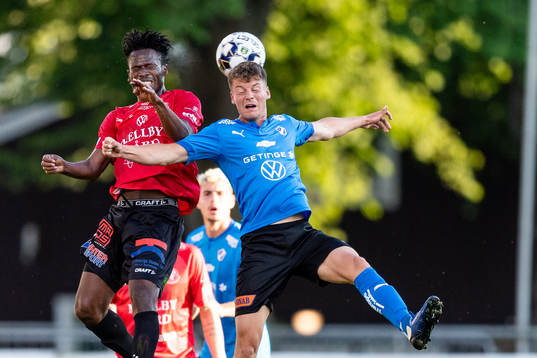 Trelleborgs Fatawu Safiu och Halmstads Samuel Kroon