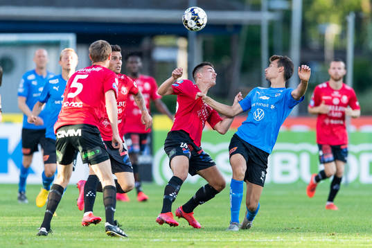Trelleborgs Haris Brkic och Halmstads Rasmus Wiedesheim-Paul