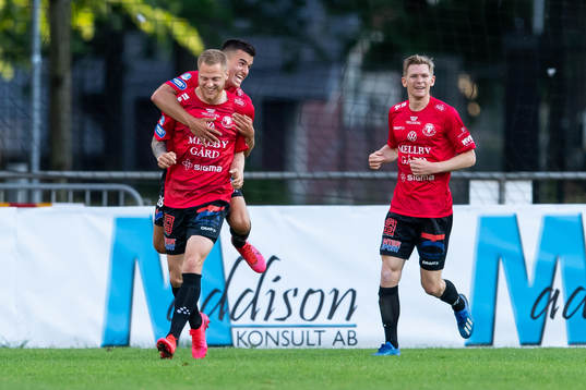Trelleborgs Mattias Håkansson jublar 1-0