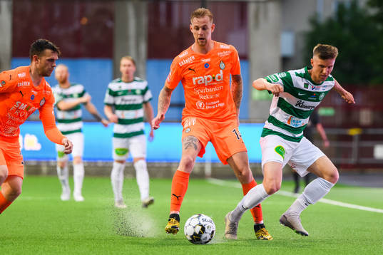 AFC Eskilstunas Kevin Bernad van Kippersluis och Västerås