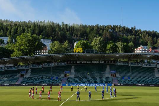 Tyst minut till minnet av de som drabbats av Covid-19