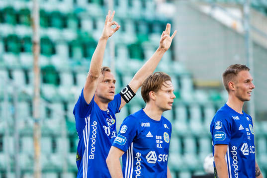 Sundsvalls Pontus Engblom jublar