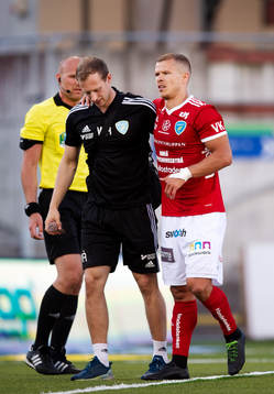 Umeås Bajram Ajeti utgår skadad