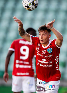 Umeås Deniz Yaldir med ett inkast