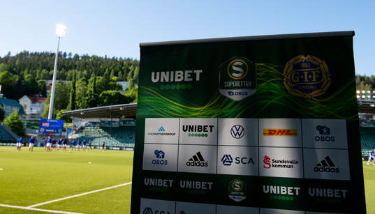 En backdrop innan fotbollsmatchen i Superettan  mellan GIF