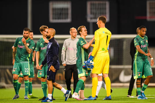 Dalkurds Hampus Finndell och Akropolis målvakt Samuel